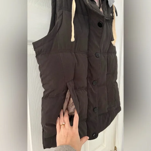 MSK Women's Black Hooded Vest - Picture 3 of 4